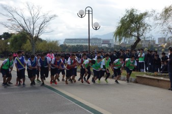 駅伝スタートの様子